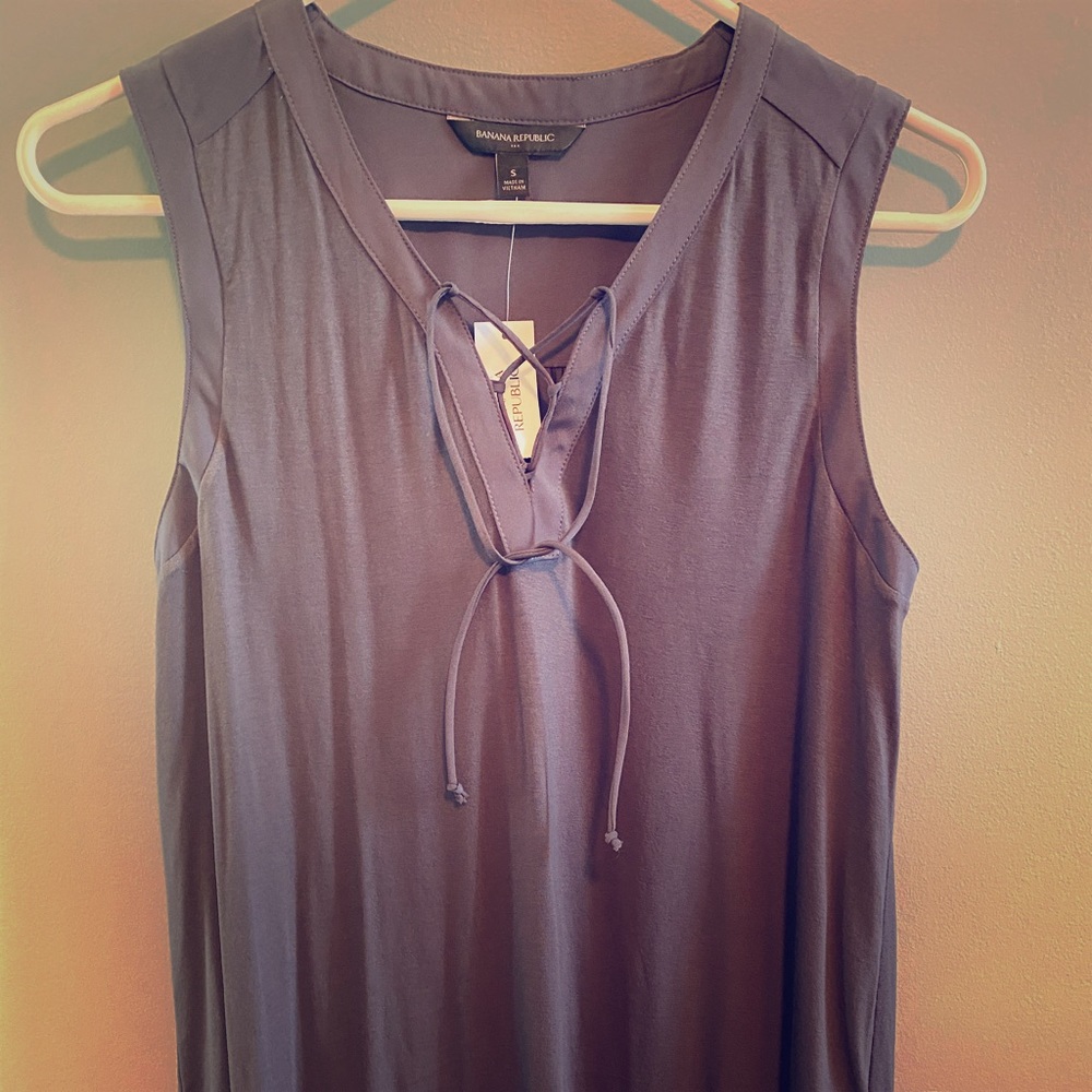 🆕 NWT Banana Republic sleeveless top